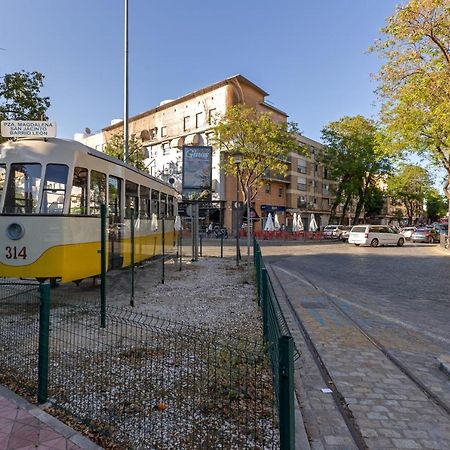 Charming 2 Bedroom Apartment At Triana Center By Oui Севилья Экстерьер фото