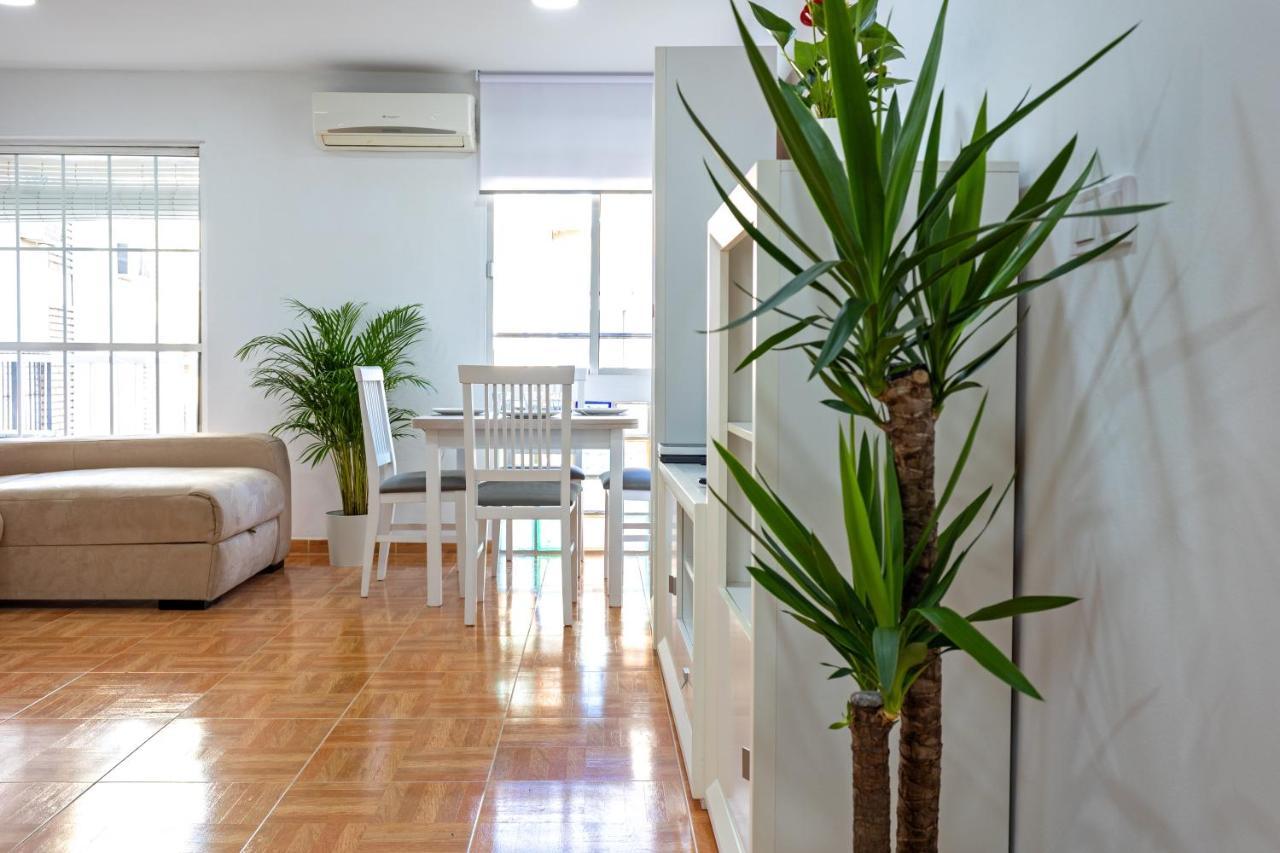 Charming 2 Bedroom Apartment At Triana Center By Oui Севилья Экстерьер фото
